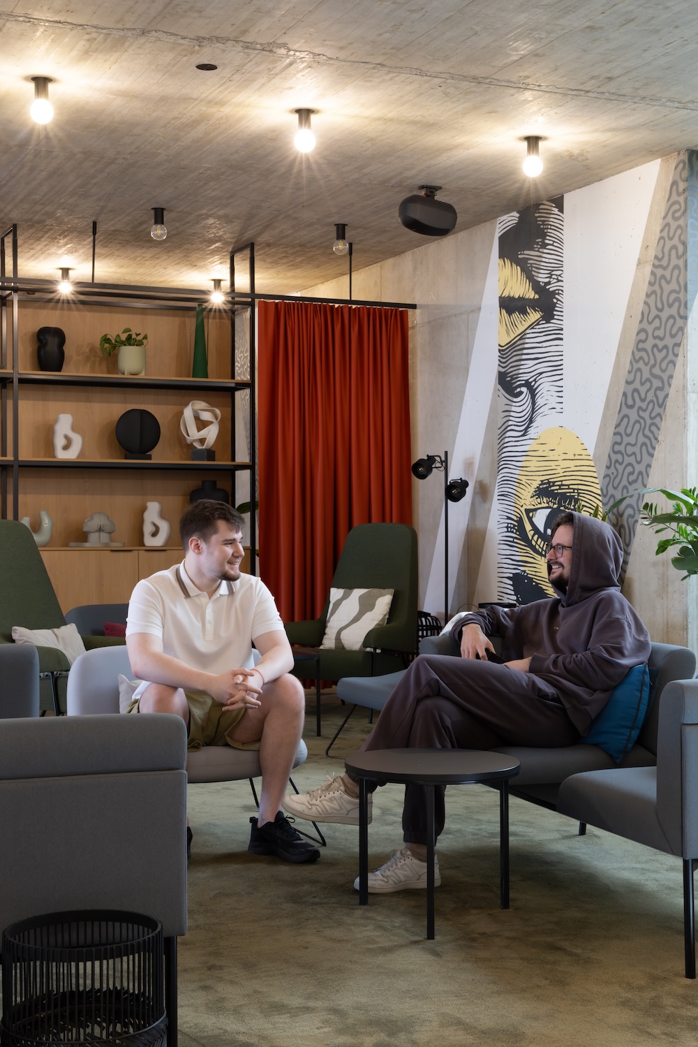 Students relaxing in Vienna student accommodation reception