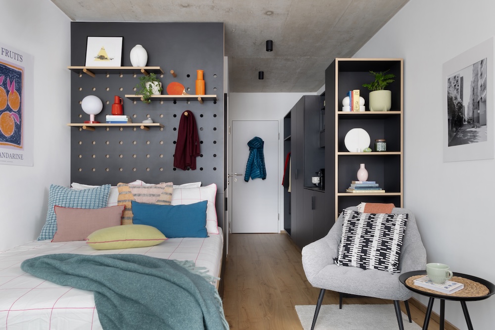 Light-filled student bedroom in Vienna Erdberg student accommodation